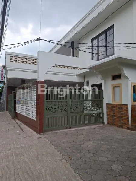 image RUMAH STRATEGIS PINGGIR JALAN RAYA CIGANJUR (2)