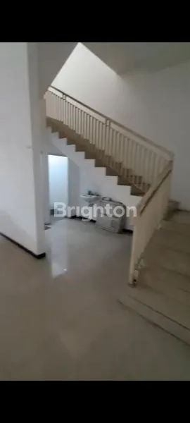 image RUKO/RUKAN 3 LANTAI DI RESIDEN SUDIRMAN SURABAYA (6)