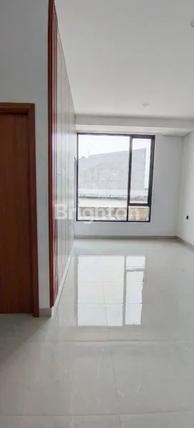 image RUMAH BARU 3 LANTAI DI ASEM DURI KEPA JAKARTA BARAT (4)