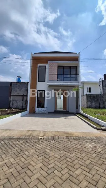 image RUMAH 2 LANTAI BERNUANSA BALI DI KOTA MALANG DEKAT EXIT TOLL MALANG (1)