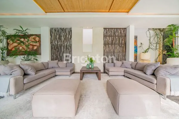 image 5 BEDROOMS VILLA IN UMALAS PREMIUM LOCATION (2)