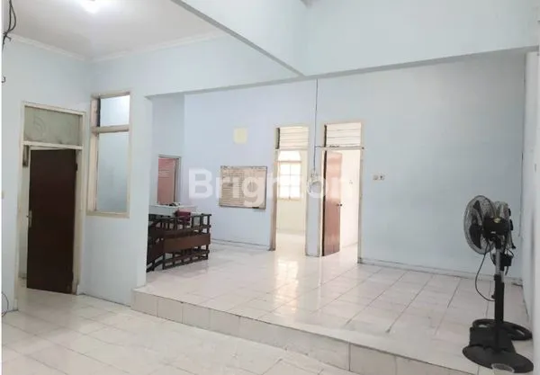 image RUMAH 2 LANTAI SUNTER AGUNG (TJ. PRIOK) – SHM, 3KT, 1+1 KM, GARASI 2, LOKASI SUPER STRATEGIS (5)