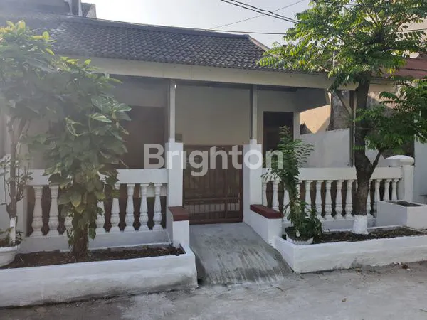 image HUNIAN NYAMAN DI PERUM CHANDRA BARU JATIASIH (1)