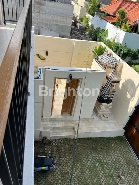 image VILA BARU 3,5 LANTAI DENGAN ROOFTOP GANDA DI KAWASAN UNGASAN\N (6)