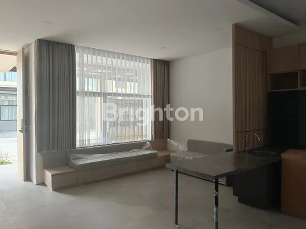 image RUMAH HOEK FURNISHED SIAP HUNI DI TANAKAYU SVASTI BSD (4)