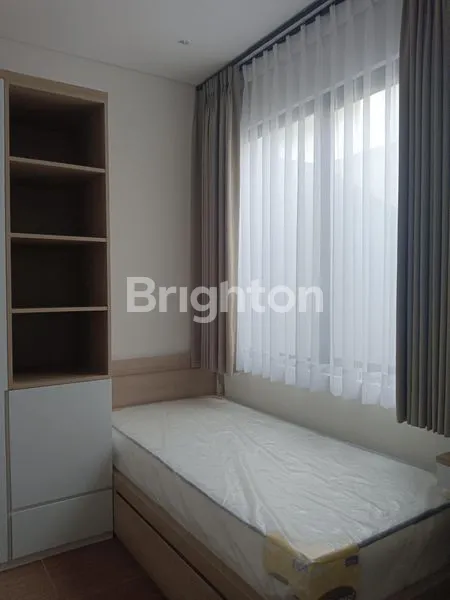 image RUMAH HOEK FURNISHED SIAP HUNI DI TANAKAYU SVASTI BSD (7)