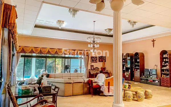 image RUMAH MEWAH LAWEYAN SOLO (5)