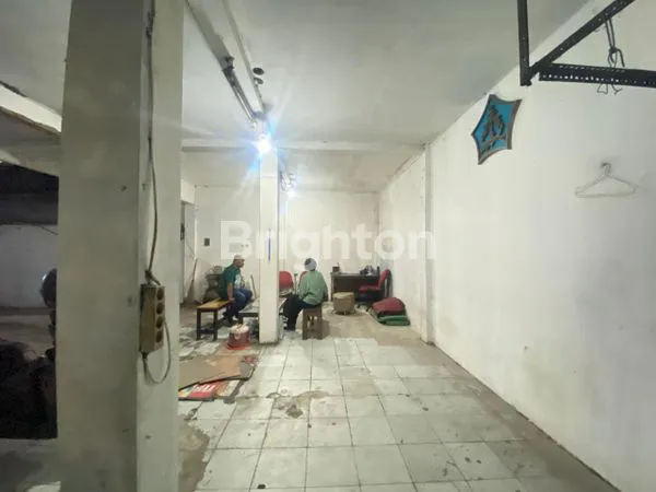 image DI JUAL TANAH & BANGUNAN STRATEGIS COCOK UNTUK KANTOR DLL DI JALAN RAYA LENTENG AGUNG (5)