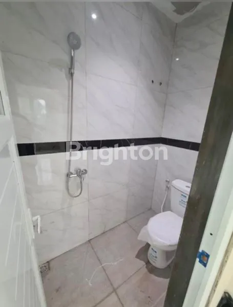 image BANGUNAN BARU 2 LANTAI SIAP HUNI DI MAKAMHAJI (3)