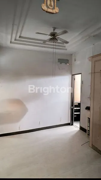 image RUMAH DENGAN HOOK DI PUSAT KOTA DEKAT JL. JEND SUDIRMAN (3)
