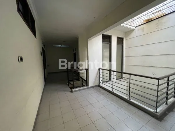 image RUMAH JL PORONG RAYA DARMO TENGAH KOTA COCOK UNTUK KANTOR  (7)