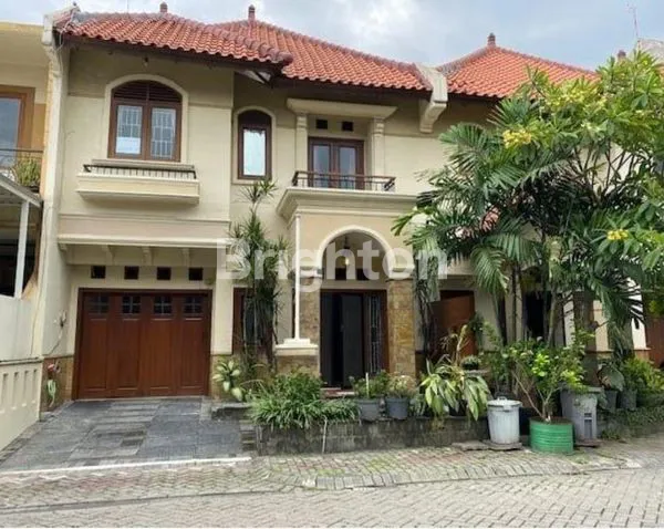 image DISEWAKAN RUMAH TINGGAL MARGOREJO INDAH, KOMPLEKS PERUMAHAN ONE GATE SYSTEM, BEBAS BANJIR, LOKASI STRATEGIS, DEKAT SUPERINDO, PAPAYA, PLAZA MARINA, KULINER, SURABAYA (1)