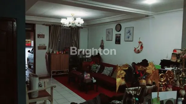 image RUMAH 2.5 LANTAI LT 128M² DI PAMULANG (4)