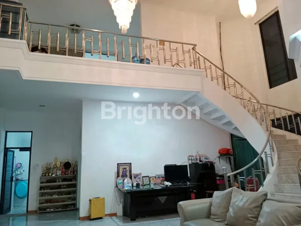 image RUMAH TERAWAT SEMI FURNISH LEBAR 20 SATELIT SELANGKAH KE RAYA SATELIT SURABAYA BARAT (2)