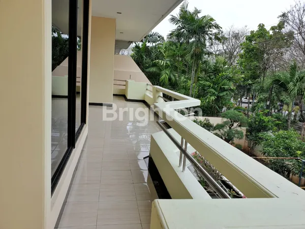 image RUMAH TERAWAT SEMI FURNISH LEBAR 20 SATELIT SELANGKAH KE RAYA SATELIT SURABAYA BARAT (6)