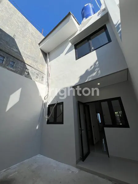 image RUMAH 2 LANTAI LT 76 DI MANUKAN LOR (3)