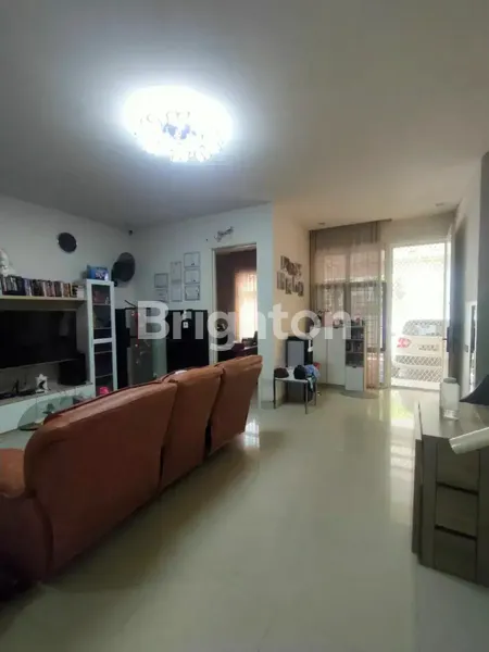 image RUMAH GRIYA GALAXY MINIMALIS 2 LANTAI, BERSIH TERAWAT, FULL FURNISHED, SIAP HUNI, DEKAT MERR, ONE GATE SYSTEM (2)