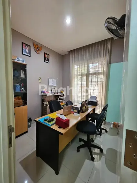 image RUMAH GRIYA GALAXY MINIMALIS 2 LANTAI, BERSIH TERAWAT, FULL FURNISHED, SIAP HUNI, DEKAT MERR, ONE GATE SYSTEM (5)