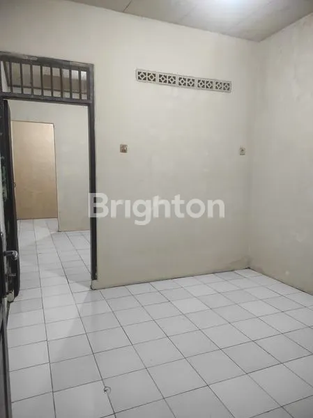 image DIJUAL RUMAH MUNGIL DURI KOSAMBI JAKARTA BARAT DEKAT MAL PURI INDAH,MAL LIPPO PURI,LOKASI STRATEGIS (2)