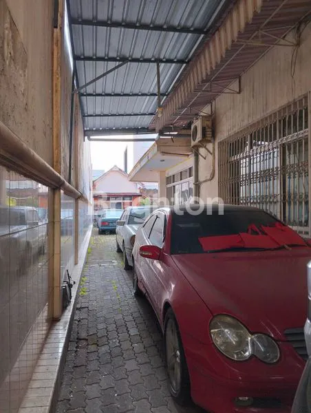 image INVESTASI STRATEGIS: RUMAH 850M² SHM SURABAYA (3)