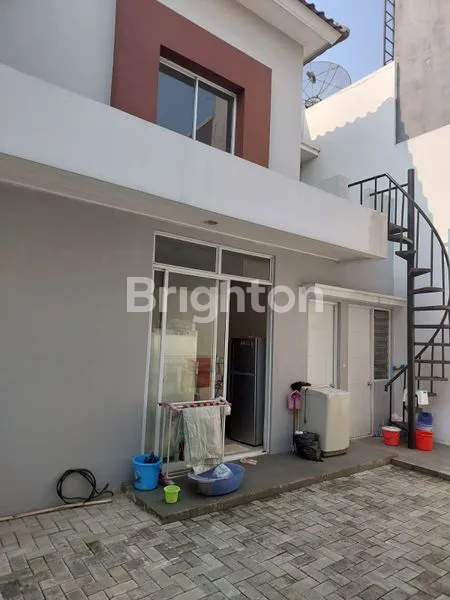 image RUMAH MODERN 3+1 DI GREEN LAKE CITY (2)