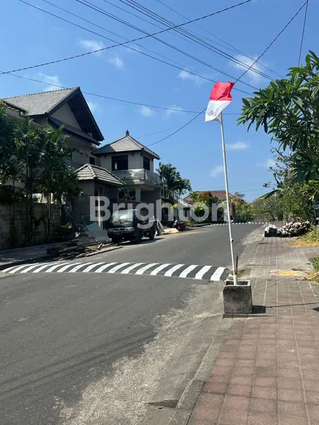 image PERUMAHAN EKSKLUSIF DI NUSA DUA! RUMAH 2 LANTAI DENGAN 4 KAMAR TIDUR (3)