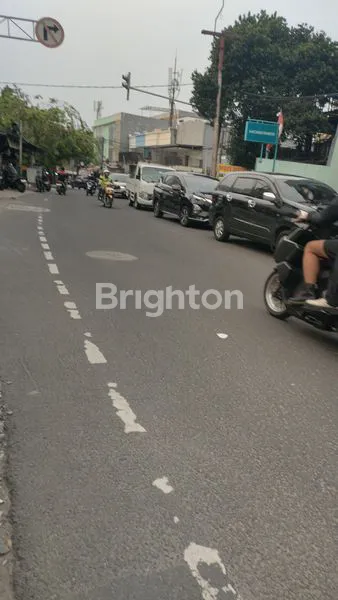 image RUKO KOMERSIL SIAP PAKAI 4 LANTAI PLONG , BARU RENOVASI , STRATEGIS  PINGGIR JALAN , BEBAS BANJIR , KEMANGGISAN, JAKARTA BARAT (8)