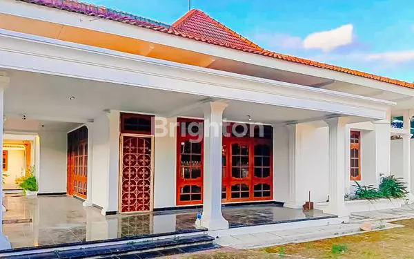 image RUMAH MEWAH HOOK STRATEGIS LAWEYAN SOLO (2)