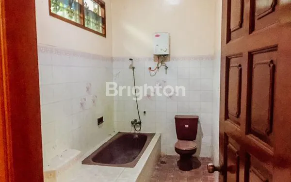 image RUMAH MEWAH HOOK STRATEGIS LAWEYAN SOLO (8)