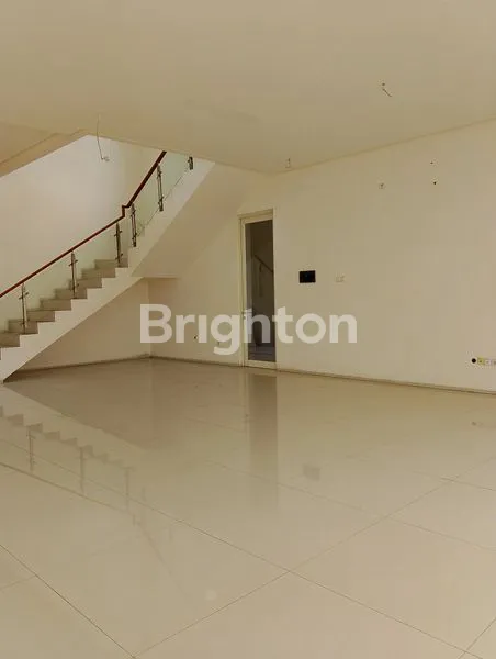 image RUMAH BESAR DI KOTA WISATA CIBUBUR (5)