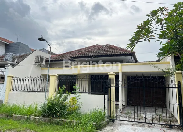 image RUMAH SIAP HUNI TERAWAT 1 LANTAI WISMA MUKTI KLAMPIS SEMOLO DEKAT DEKAT MERR UNIVERSITAS DAN HOKKY MERR (1)