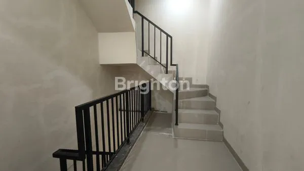 image RUMAH MINIMALIS BARU 3,5 LANTAI DI MANGGA KEPA DURI, JAKARTA BARAT (5)