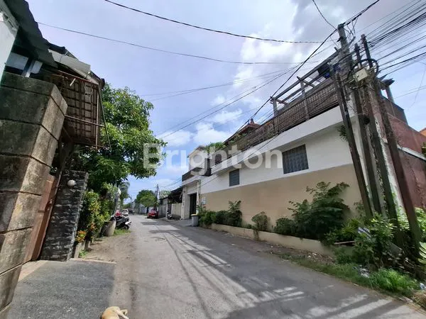 image RUMAH MEWAH FULL FURNISHED DAERAH RENON DENGAN KOLAM RENANG (2)