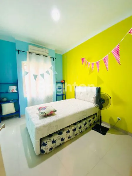 image RUMAH 2 LANTAI 4KT DI SUVARNA SUTERA (4)