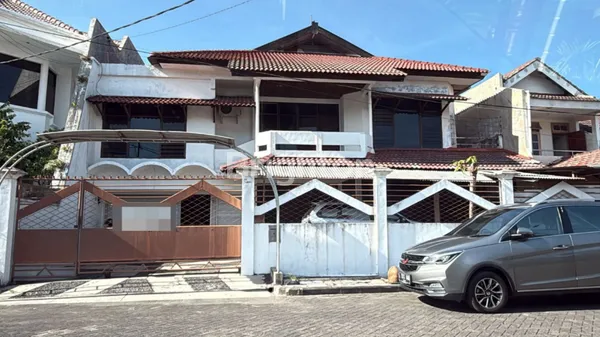 image RUMAH SIAP HUNI LOKASI STRATEGIS ROW JALAN LEBAR LINGUNGAN NYAMAN DI KLAMPIS INDAH (1)