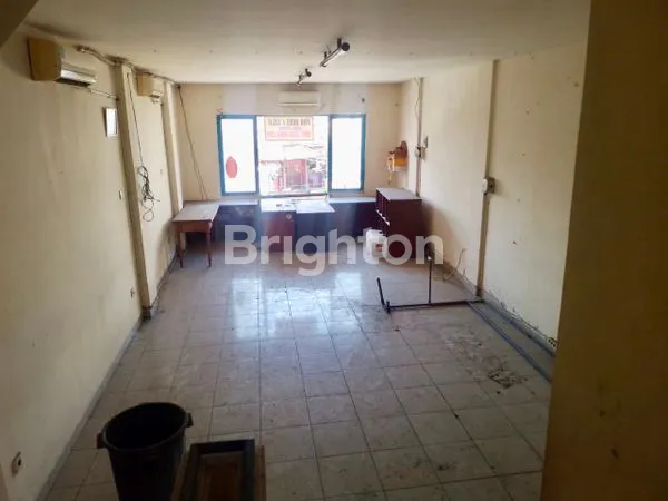 image RUKO 3 LANTAI STRATEGIS DI TEUKU UMAR (5)