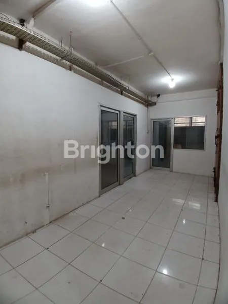 image TEMPAT USAHA STRATEGIS DENGAN HARGA TERJANGKAU DI GLODOK JAKBAR. (8)
