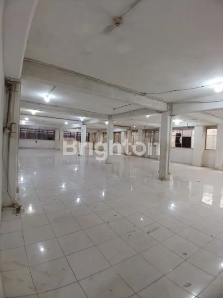 image TEMPAT USAHA STRATEGIS DENGAN HARGA TERJANGKAU DI GLODOK JAKBAR. (1)