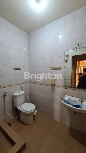 image RUKO MURAH LOKASI PREMIUM DI PIK JAKUT.COCOK UNTUK USAHA. (6)