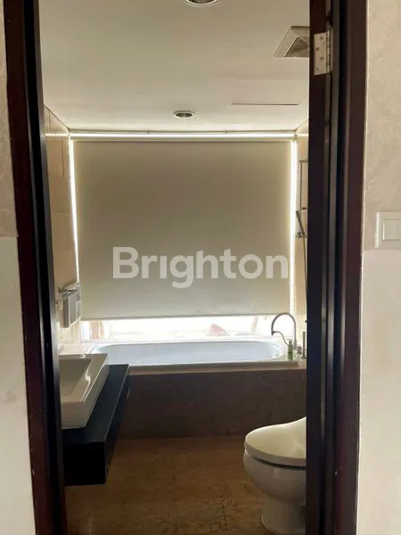 image APARTEMEN SPRINGHILL KEMAYORAN RESIDENCE TOWER LOTUS TIPE ROYALE SUITE 3BR+1 FULL FURNISH (5)