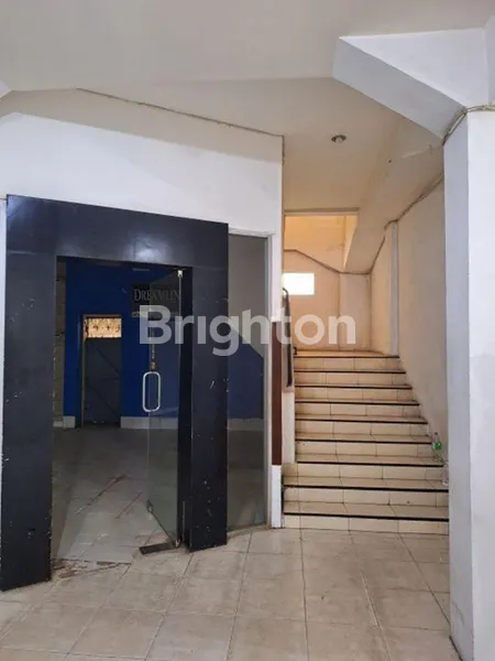 image RUKO GANDENG 2 PINTU 3 LANTAI 750 M2 JALAN RADEN INTAN (6)