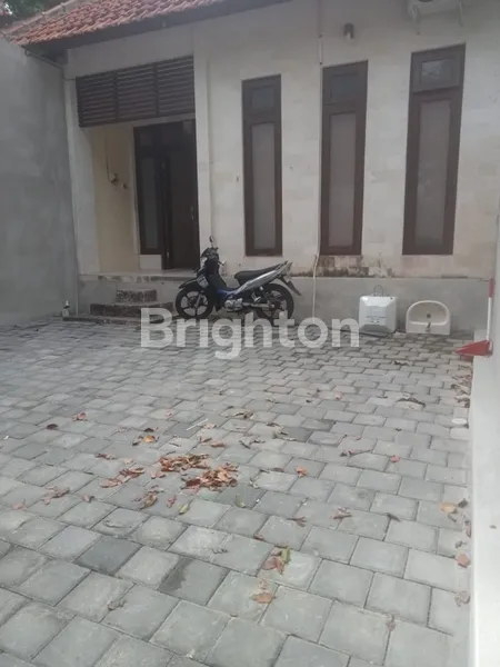 image SEWA TAHUNAN! RUMAH NYAMAN MINIMALIS 1BR DI JANTUNG RENON – LOKASI PREMIUM DEKAT SEKOLAH INTERNASIONAL & RS BALI MANDARA (1)