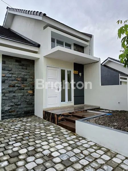 RUMAH MINIMALIS LIKE VILLA