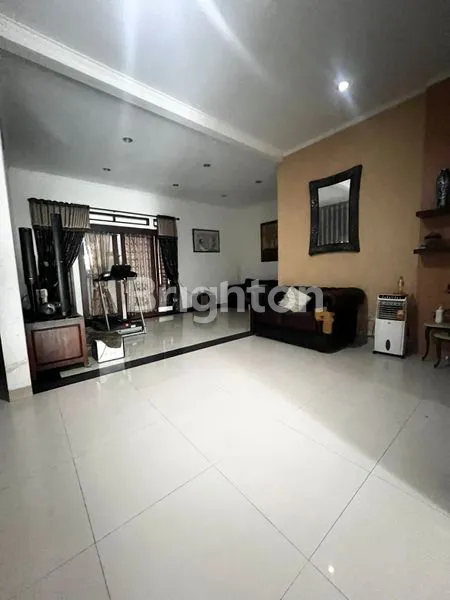 image RUMAH LUAS & NYAMAN DIJUAL DAN DISEWAKAN DI KEMANG PRATAMA 3 BEKASI (7)