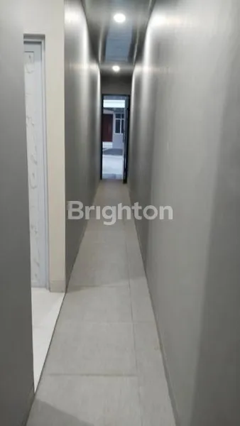 image RUMAH MEWAH SIAP HUNI 2LANTAI (2)