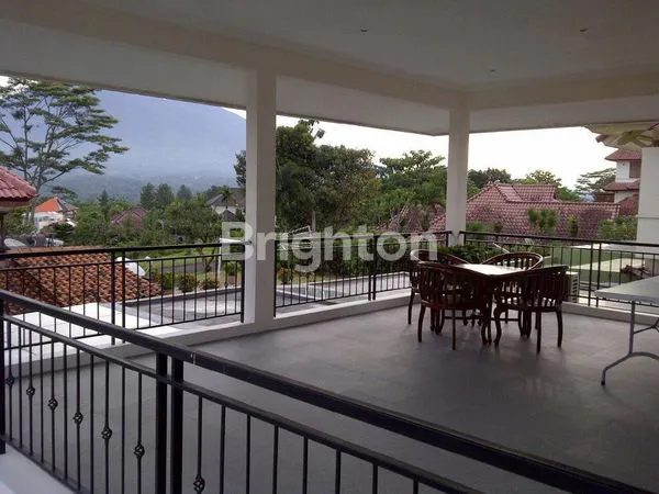 image RUMAH MEWAH RANCAMAYA ADA KOLAM RENANG DAN VIEW GUNUNG SALAK  (3)
