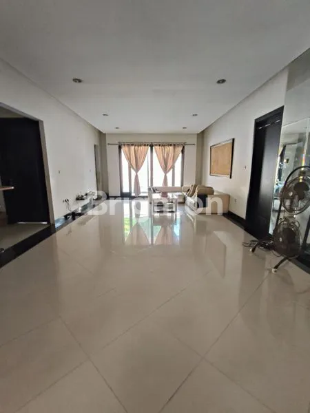 image RUMAH MEWAH 2 LANTAI LT 1100M² DI LAGUNA DEPOK (4)