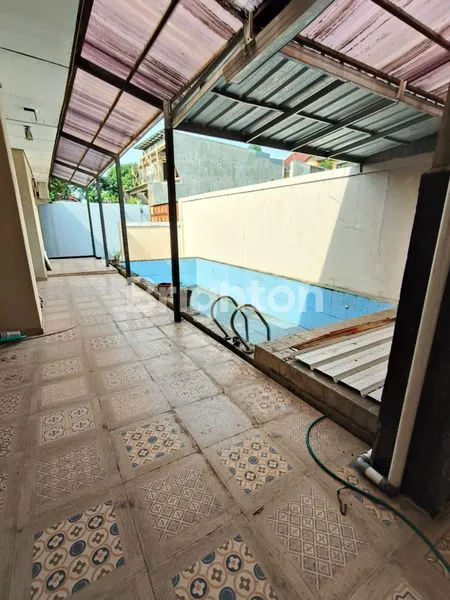image RUMAH MEWAH 2 LANTAI LT 1100M² DI LAGUNA DEPOK (8)