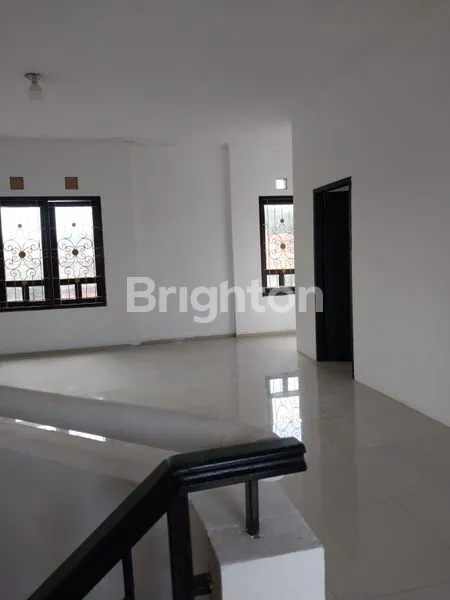 image RUKO 3 LANTAI STRATEGIS DI JL. HASANUDIN DENPASAR (7)