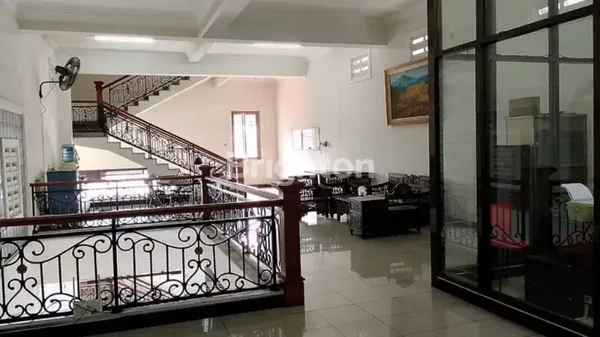 image RAYA KERTAJAYA EX SHOWROOM COCOK KANTOR / BANK STRATEGIS TENGAH KOTA  (3)